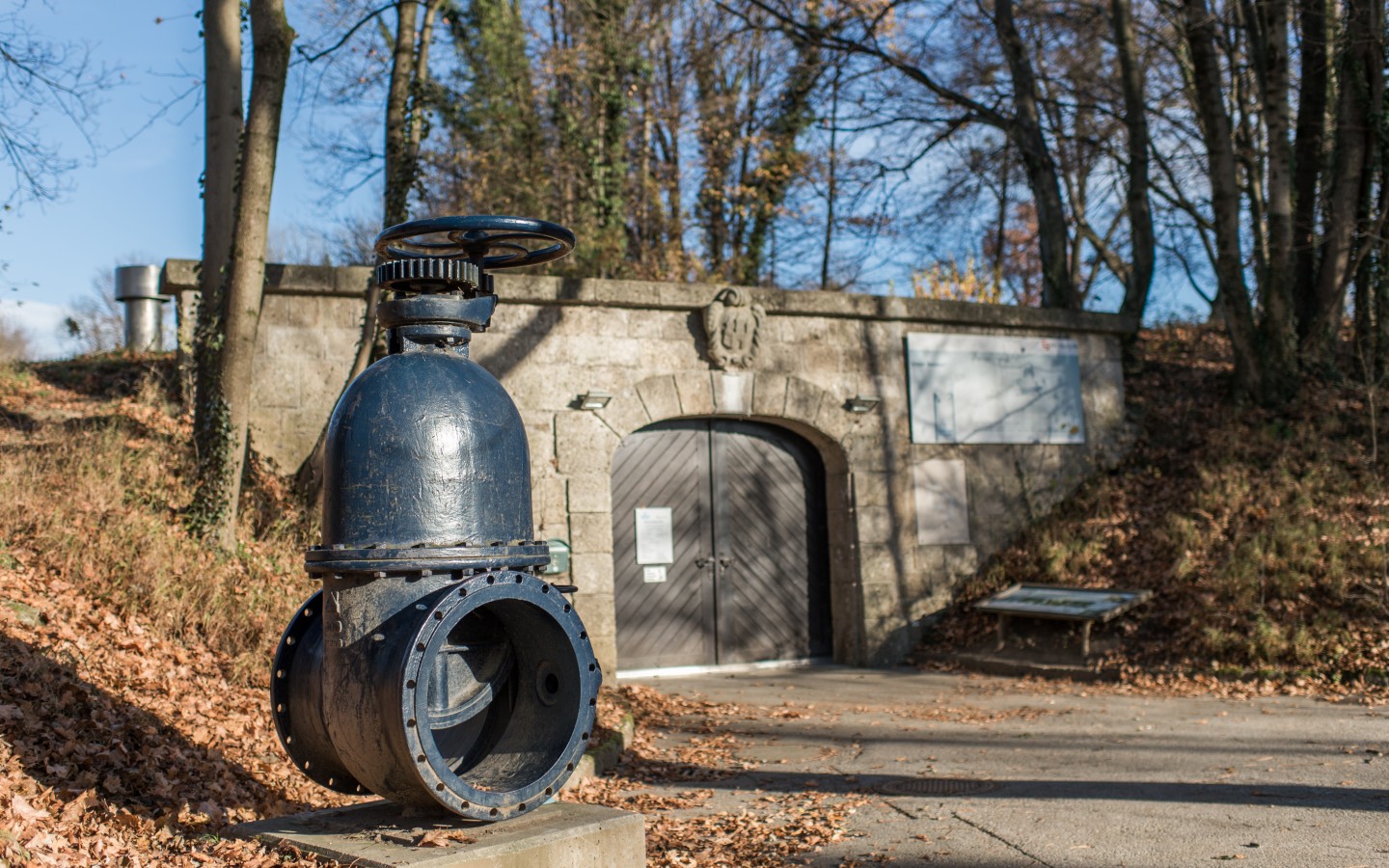 Eingang zum Wassermuseum WasserSpiegel am Mönchsberg von Salzburg