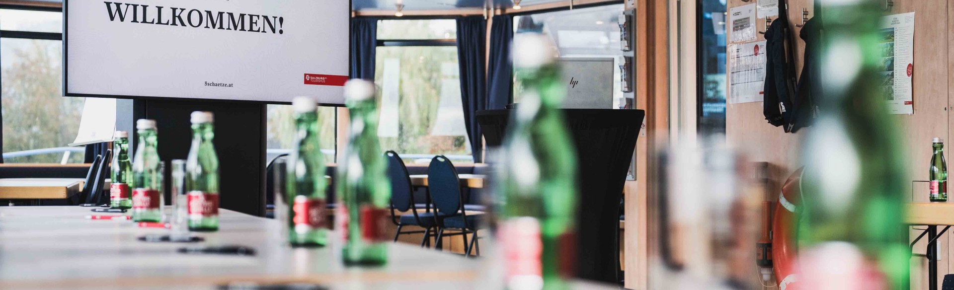 Veranstaltungsraum, Meetingraum, Business-Meeting am Schiff der Wolfgangsee Schifffahrt am 15.10.2024 fotografiert für Salzburg AG Tourismus GmbH. 